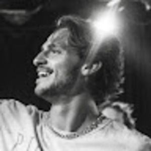 Meet your Posher, Derrick